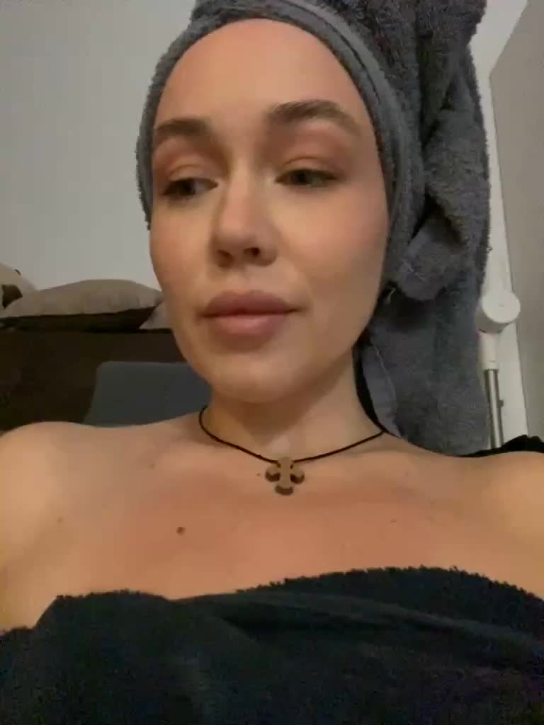 View or download file emili1_ on 2023-11-17 from bongacams