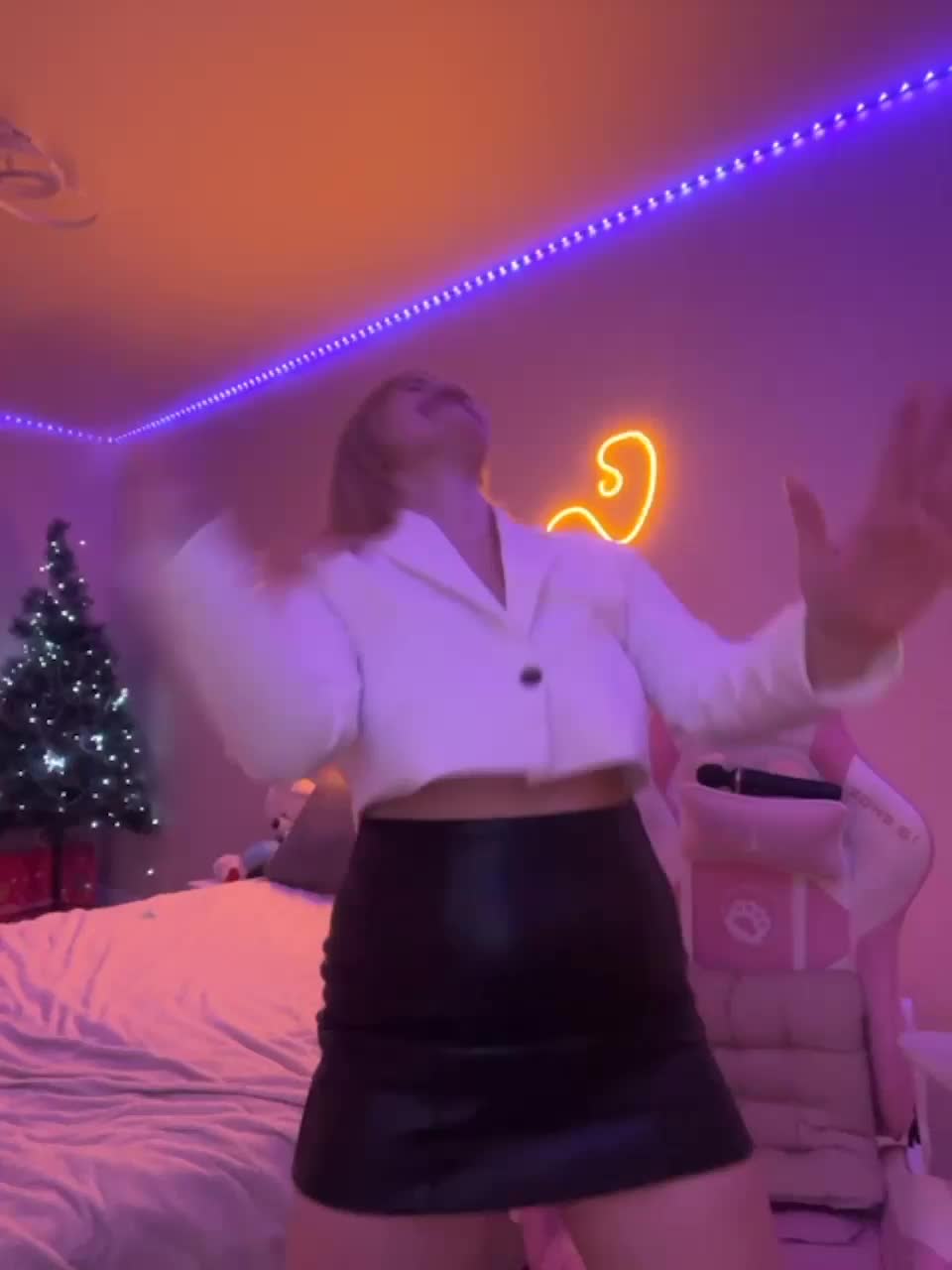 View or download file boredgirl on 2023-11-20 from bongacams