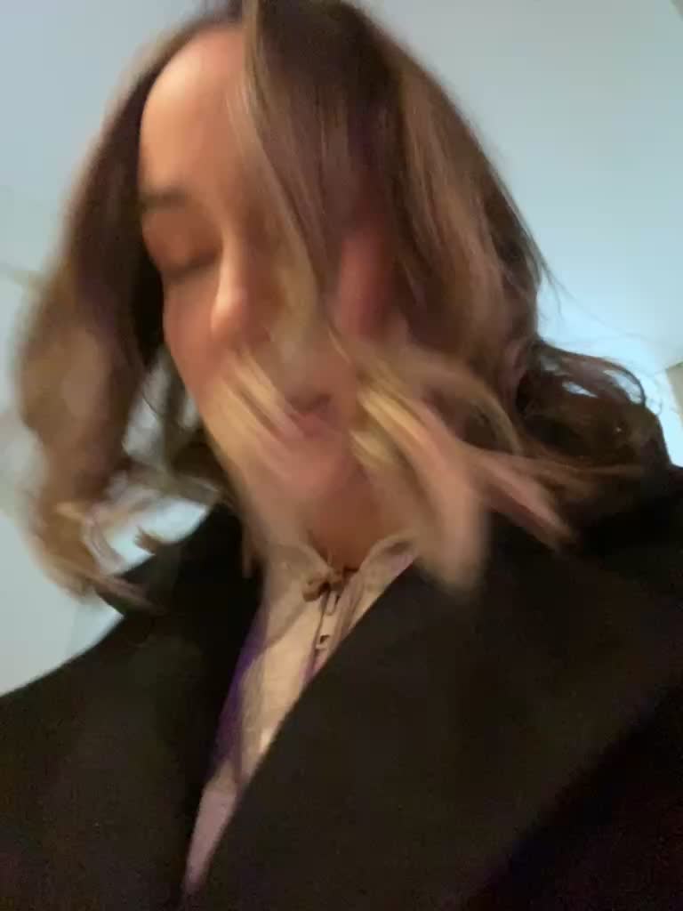 View or download file emili1_ on 2023-11-22 from bongacams