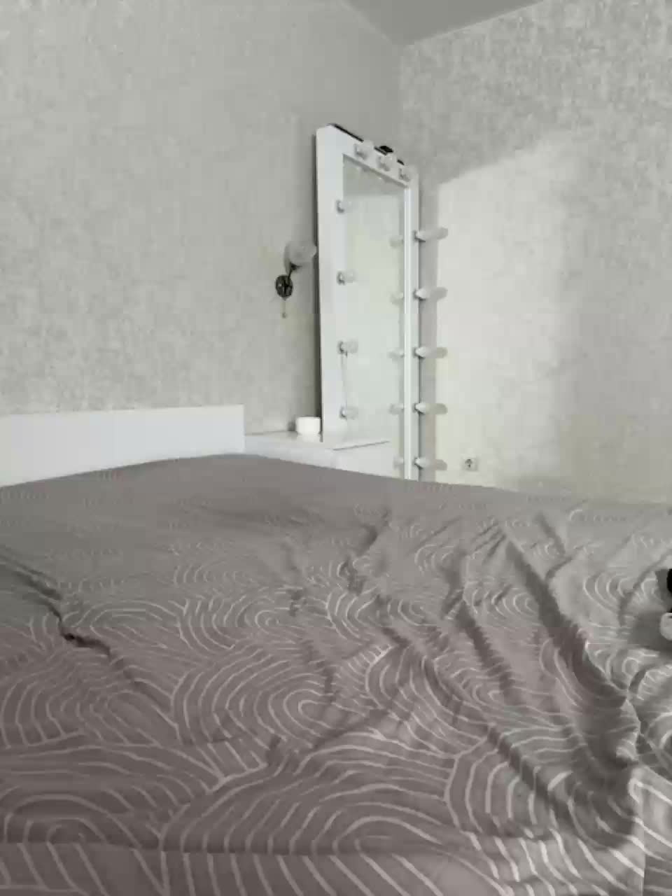 View or download file vikikiss on 2023-11-23 from bongacams