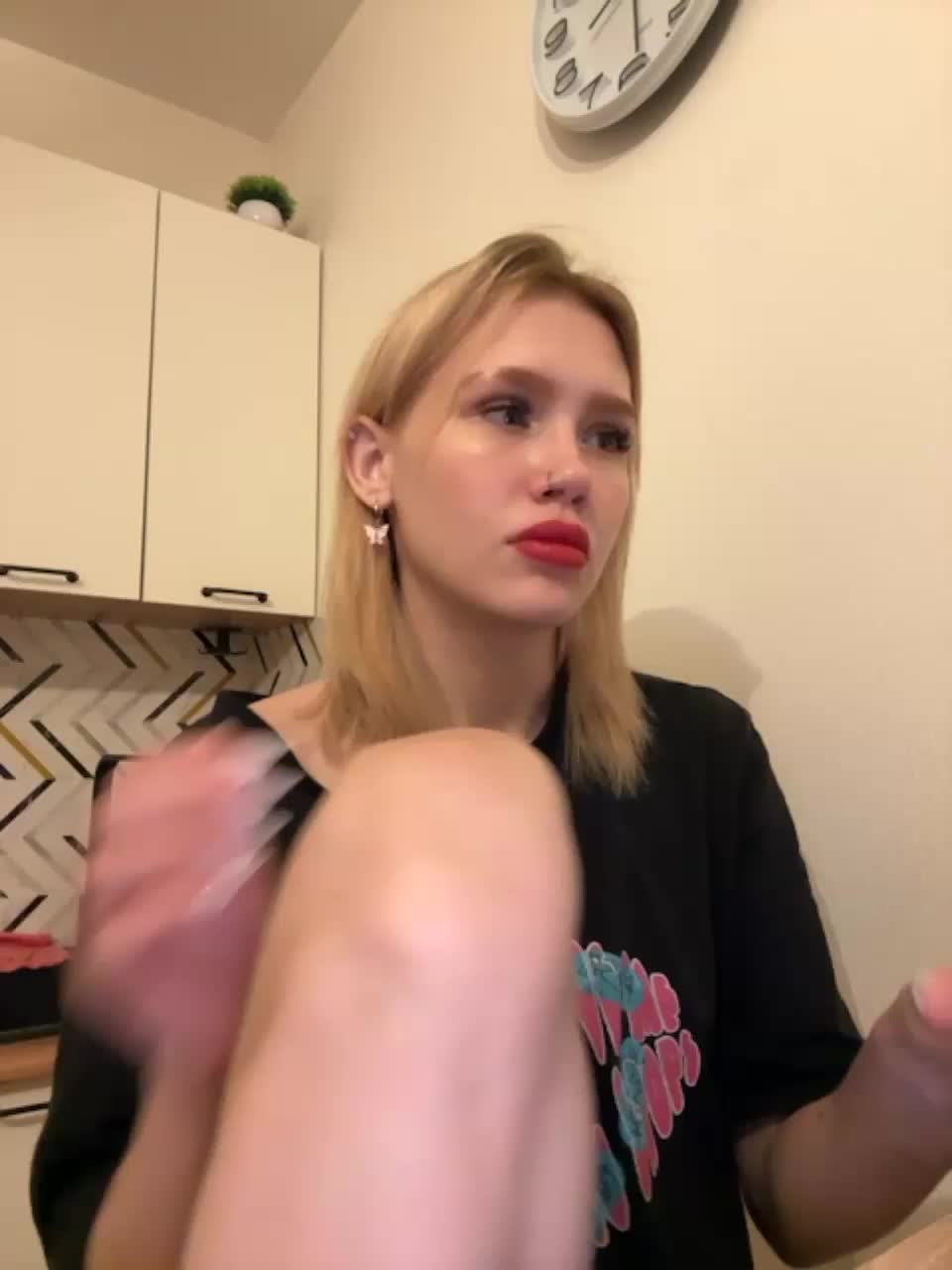 View or download file angelll3 on 2023-11-27 from bongacams