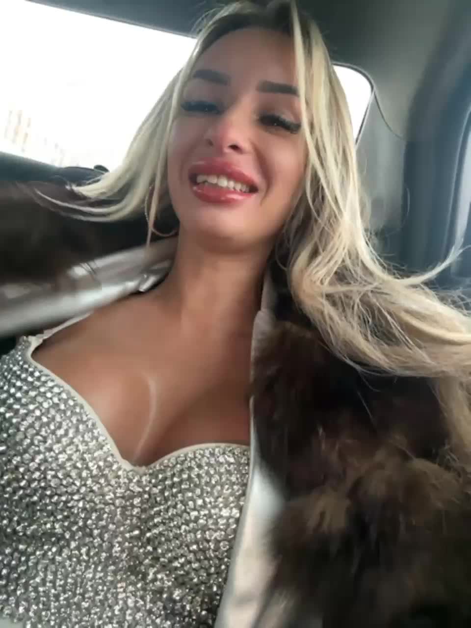 View or download file goldpussy69 on 2023-11-27 from bongacams