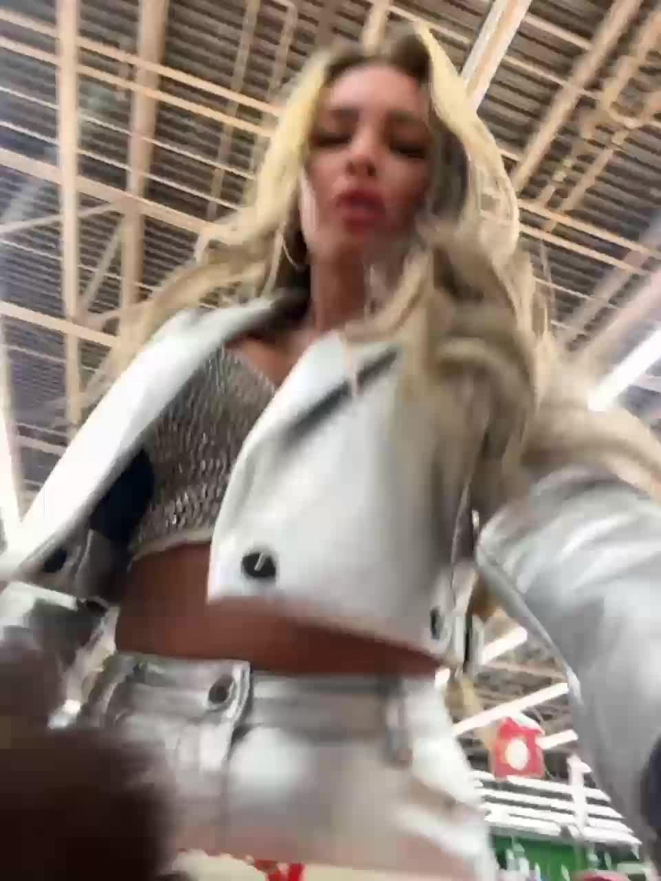 View or download file goldpussy69 on 2023-11-27 from bongacams