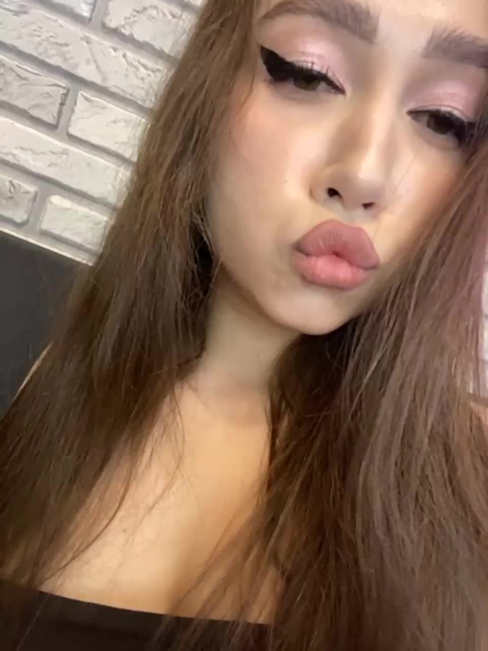 View or download file jade8887 on 2023-11-27 from bongacams