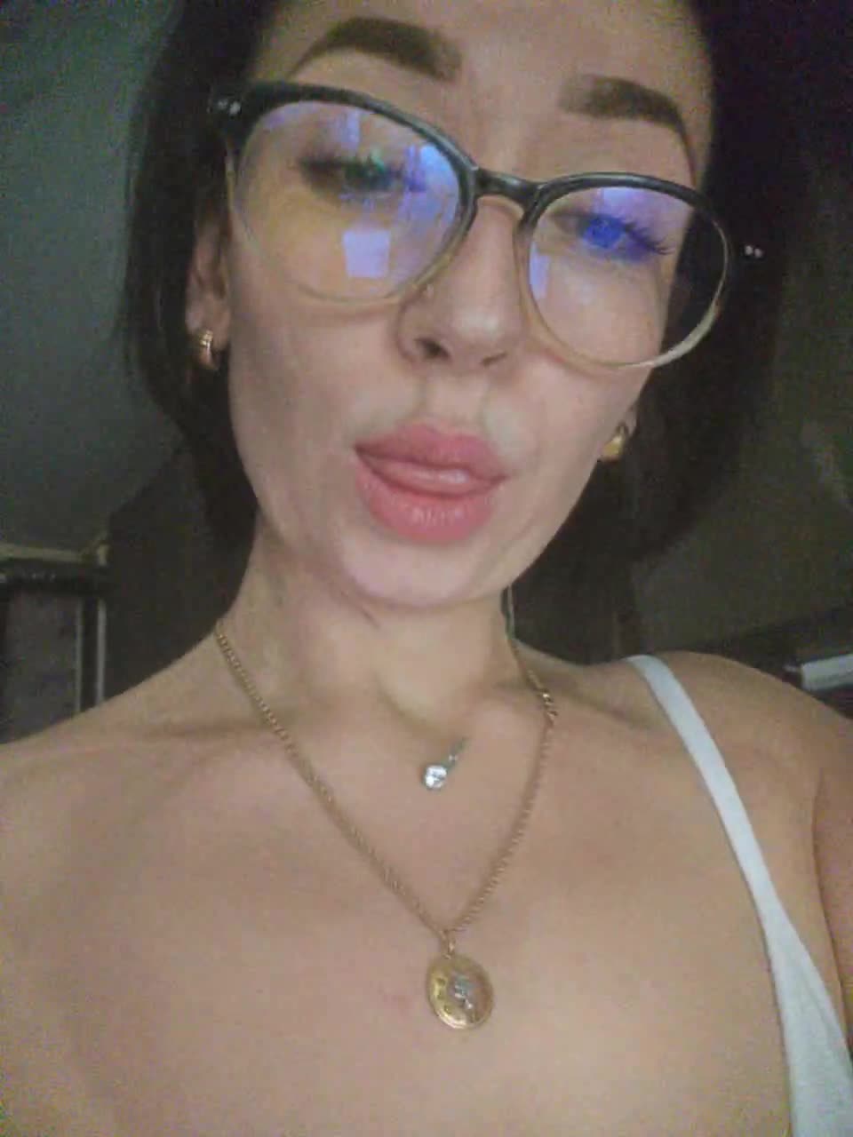 View or download file aureliyxxx on 2023-11-28 from bongacams