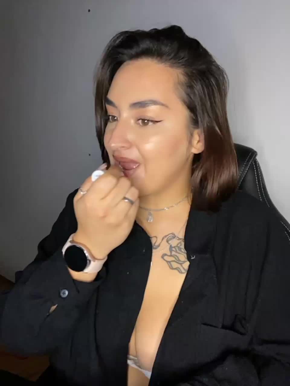 View or download file milalav on 2023-11-28 from bongacams