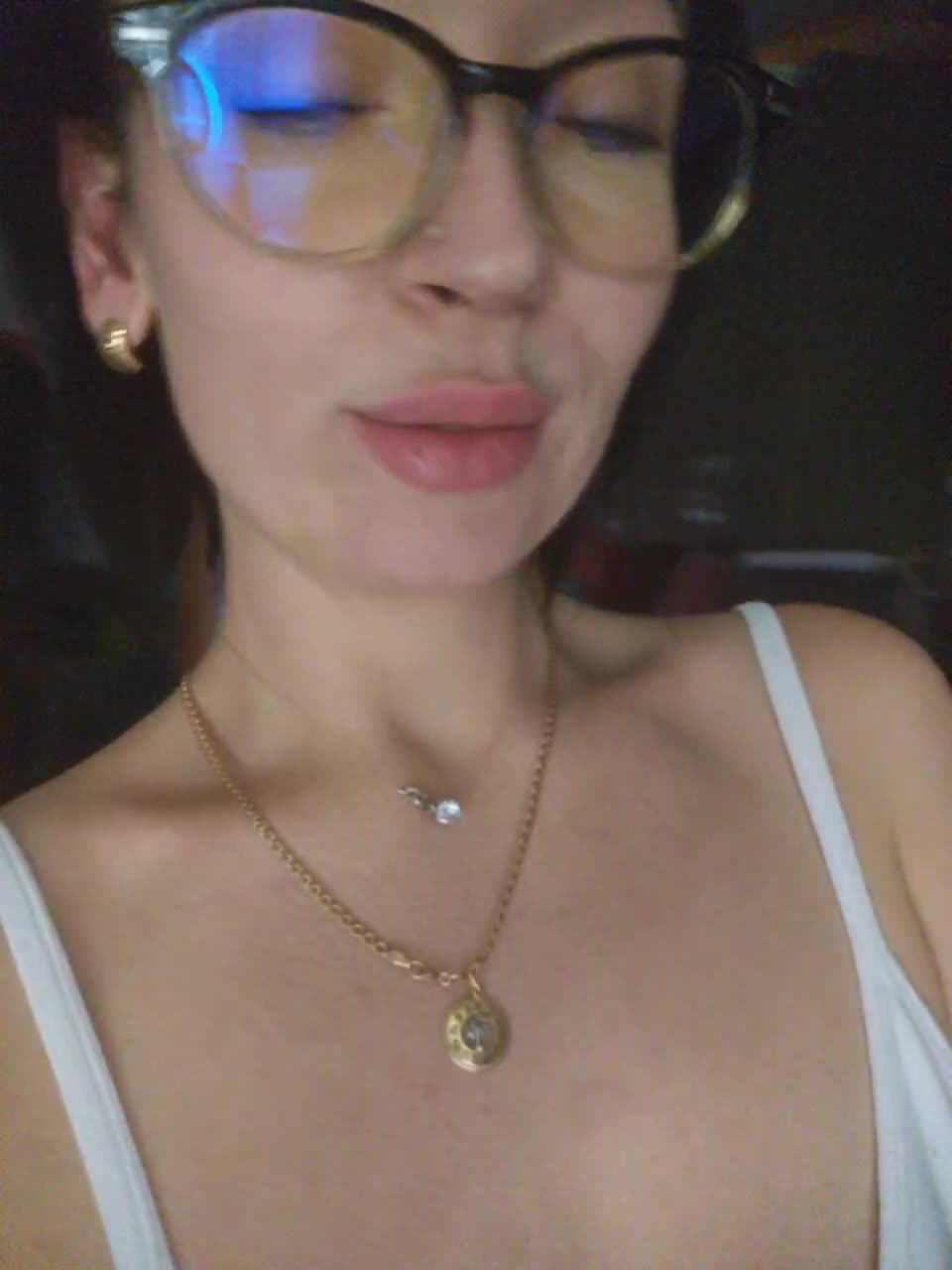 View or download file aureliyxxx on 2023-11-29 from bongacams