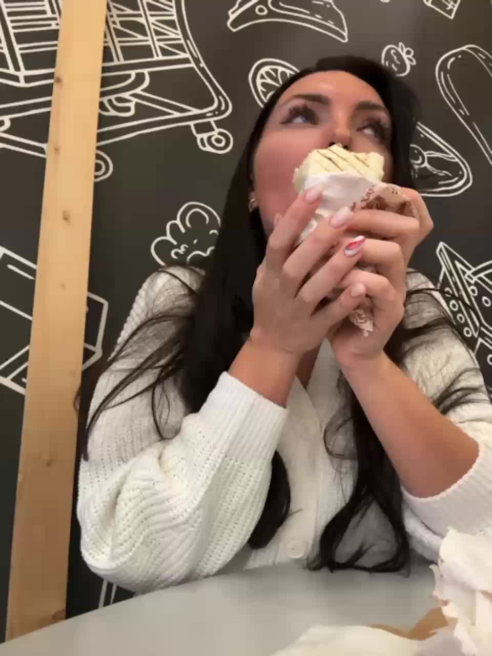 View or download file divora on 2023-11-29 from bongacams