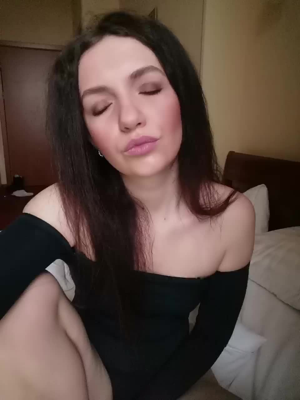 View or download file marykiskis on 2023-11-29 from bongacams