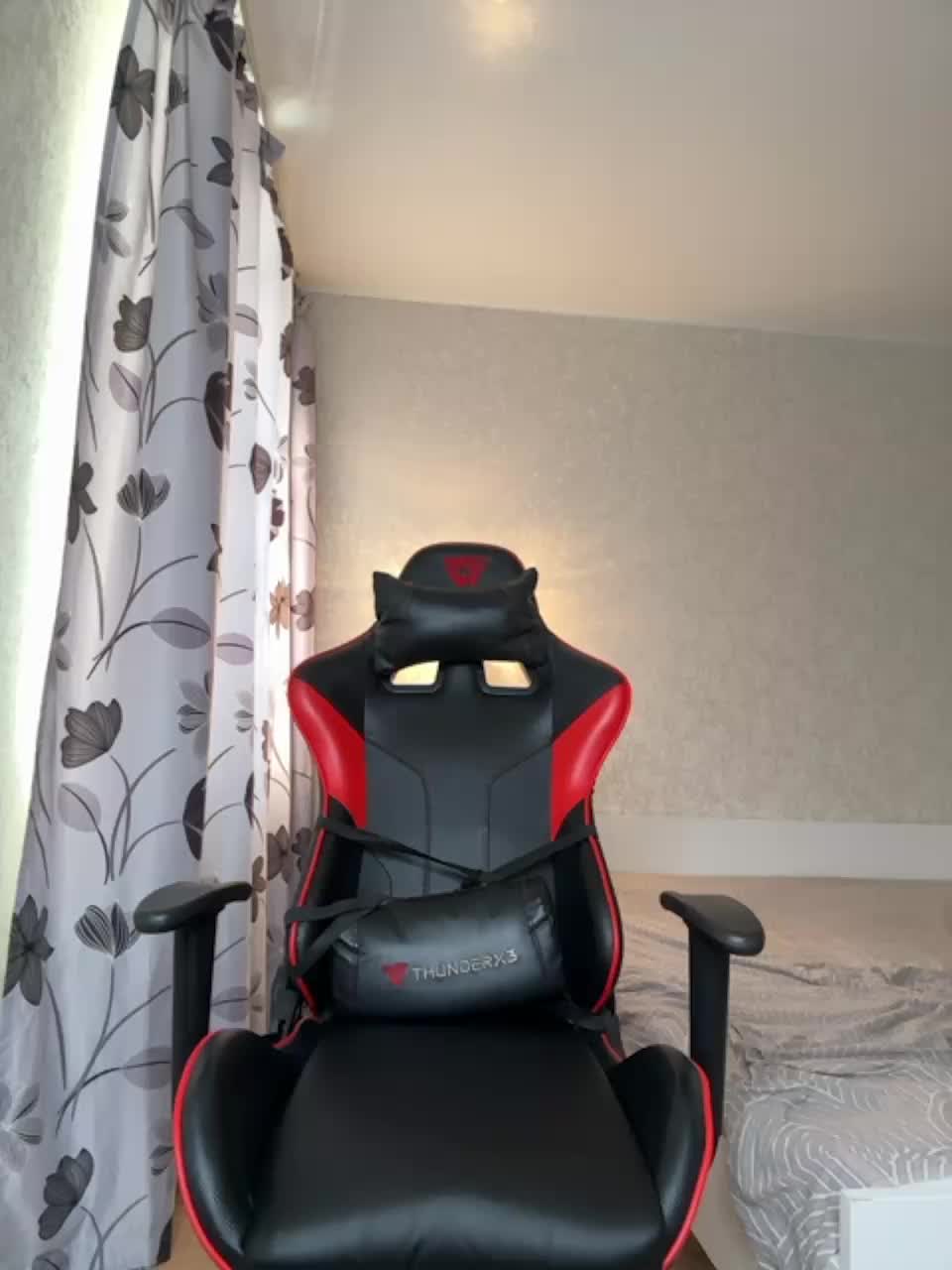 View or download file vikikiss on 2023-11-29 from bongacams