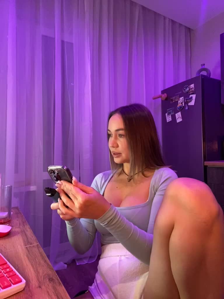 View or download file emili1_ on 2023-11-30 from bongacams