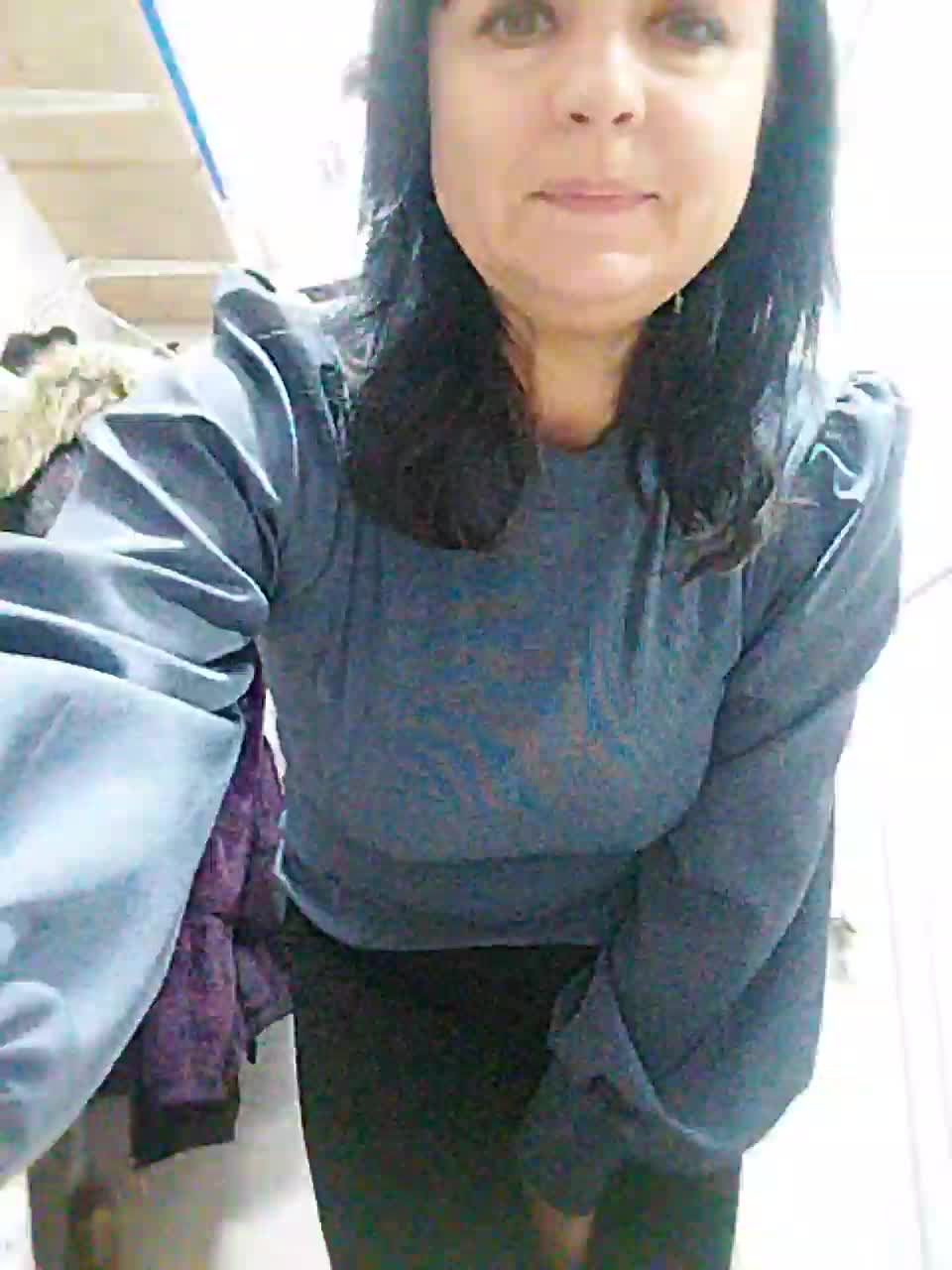 View or download file diva_mila on 2023-12-01 from bongacams