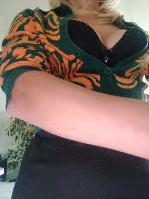 View or download file famouswomen on 2023-12-01 from bongacams