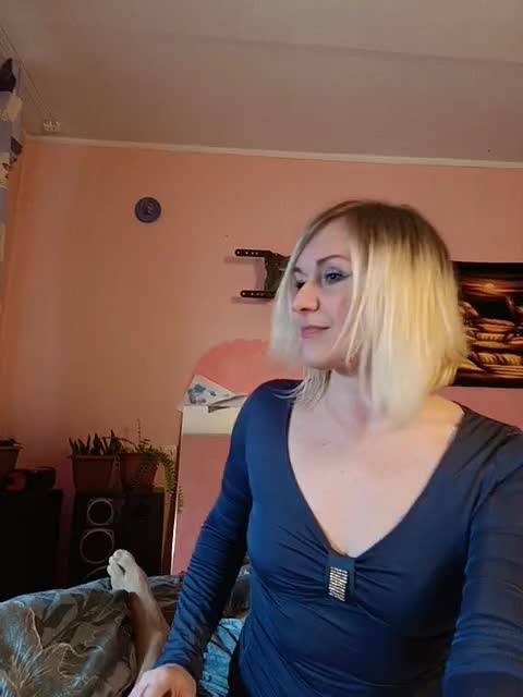 View or download file lisavsvolk on 2023-12-02 from bongacams