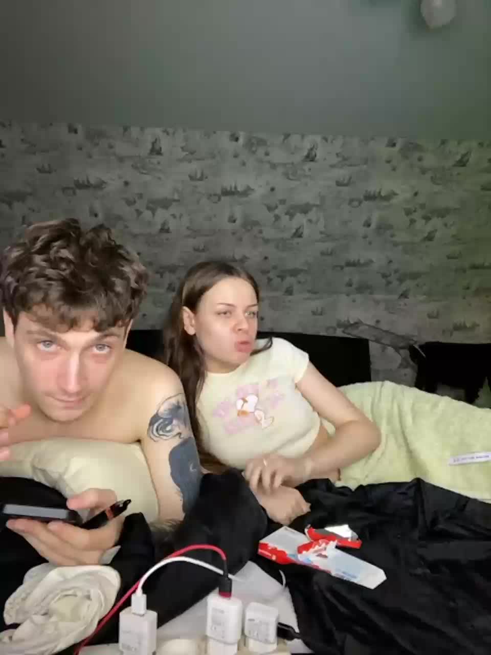 View or download file smokebeauty1 on 2023-12-03 from bongacams