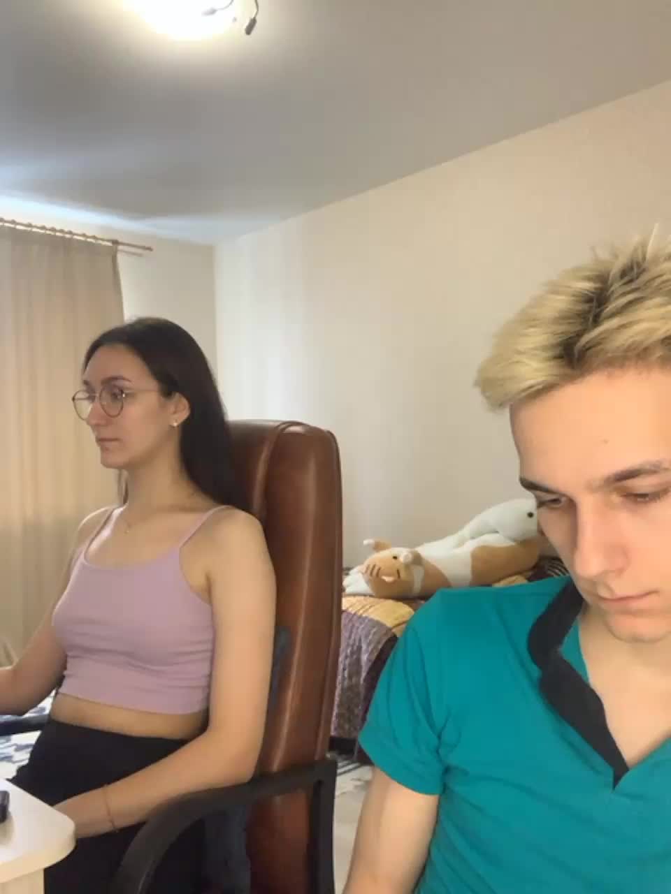 View or download file sweet_peaches on 2023-12-03 from bongacams