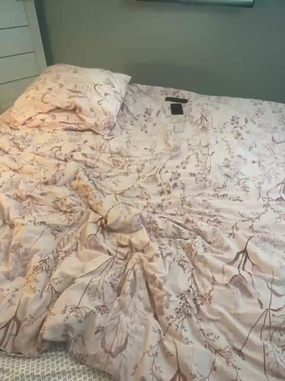 View or download file milaa1998 on 2023-12-04 from bongacams