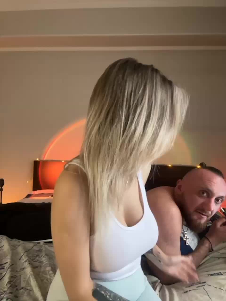 View or download file vik1one1 on 2023-12-04 from bongacams