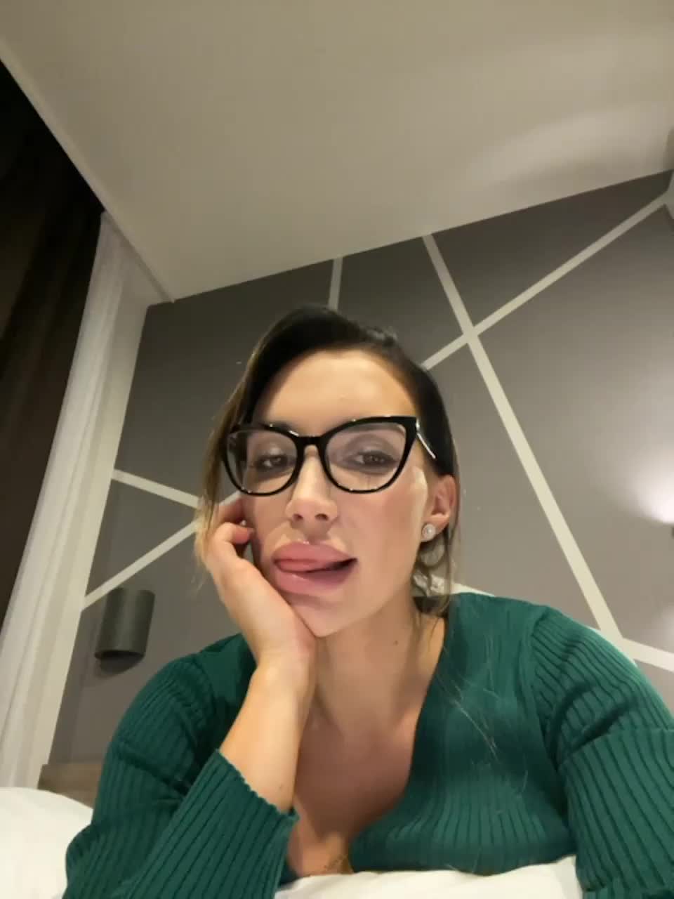 View or download file amarulla on 2023-12-06 from bongacams