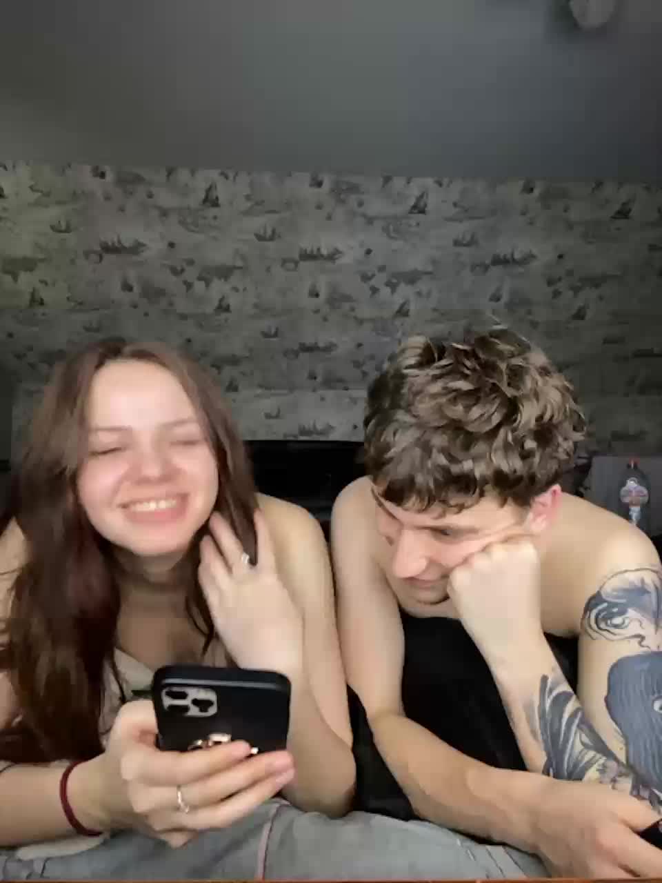 View or download file smokebeauty1 on 2023-12-06 from bongacams