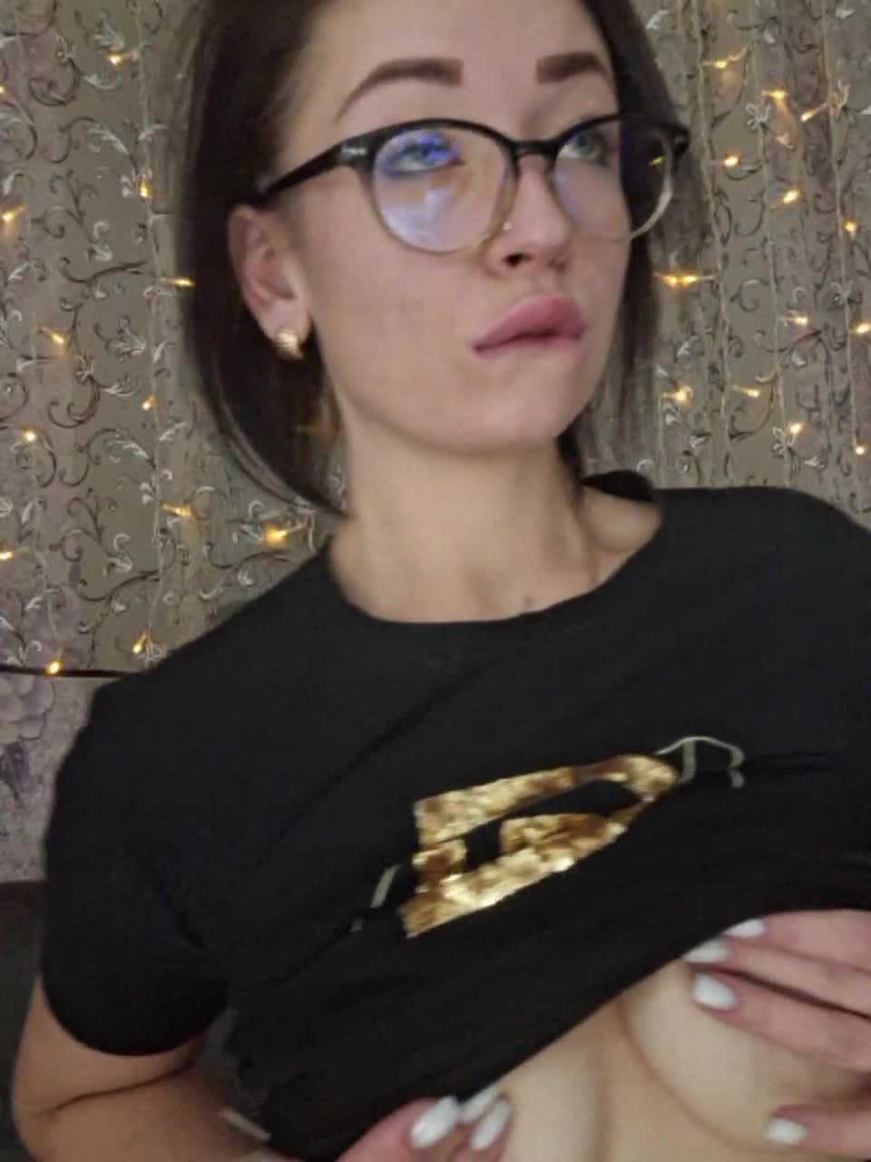 View or download file aureliyxxx on 2023-12-07 from bongacams