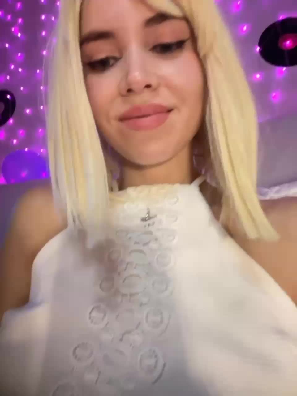 View or download file kika_co on 2023-12-08 from bongacams