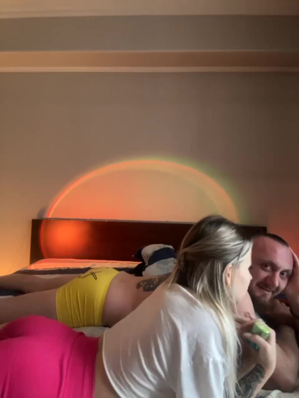 View or download file vik1one1 on 2023-12-08 from bongacams