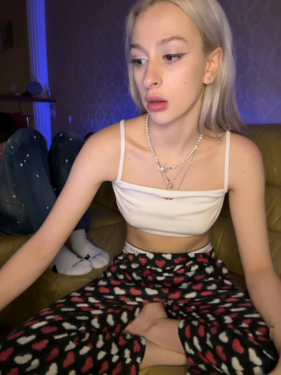 View or download file carolinareaper on 2023-12-09 from bongacams