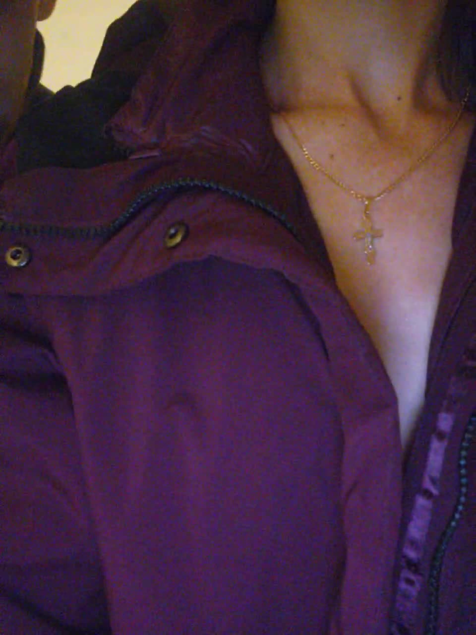 View or download file lisi4ka_basik on 2023-12-09 from bongacams