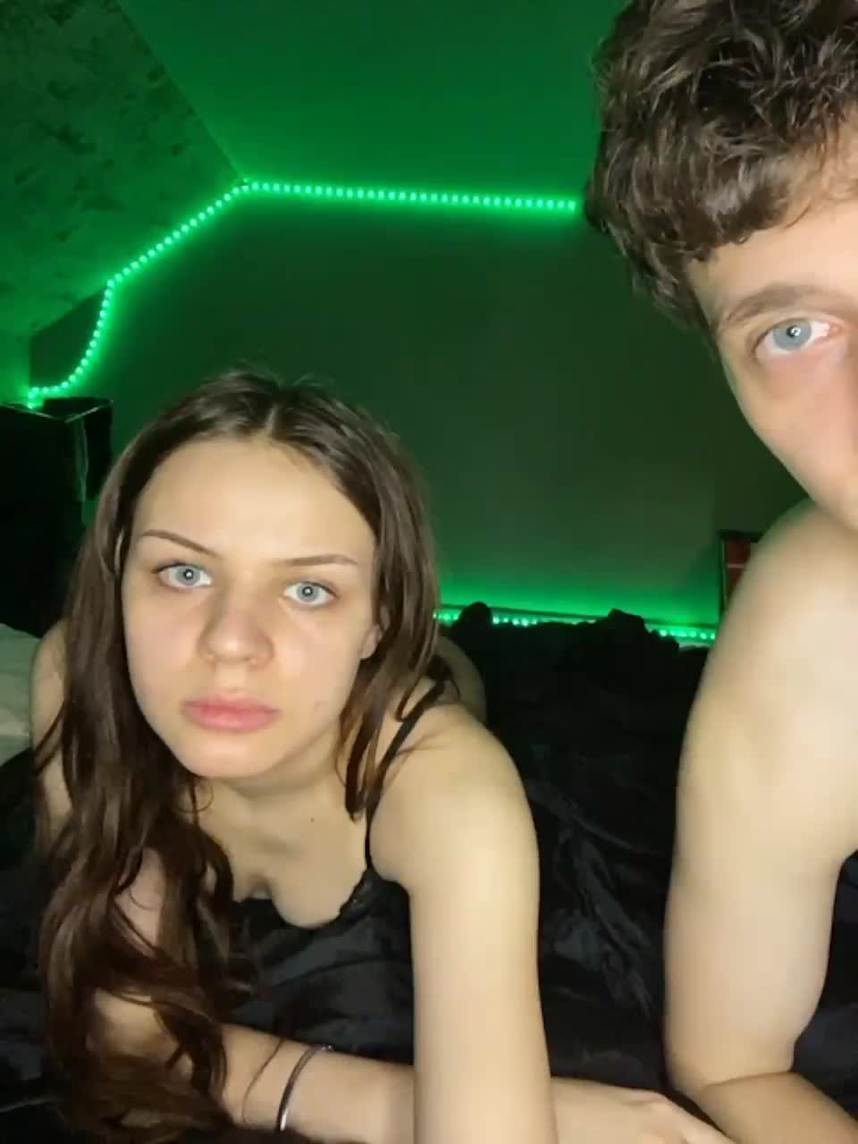 View or download file smokebeauty1 on 2023-12-09 from bongacams