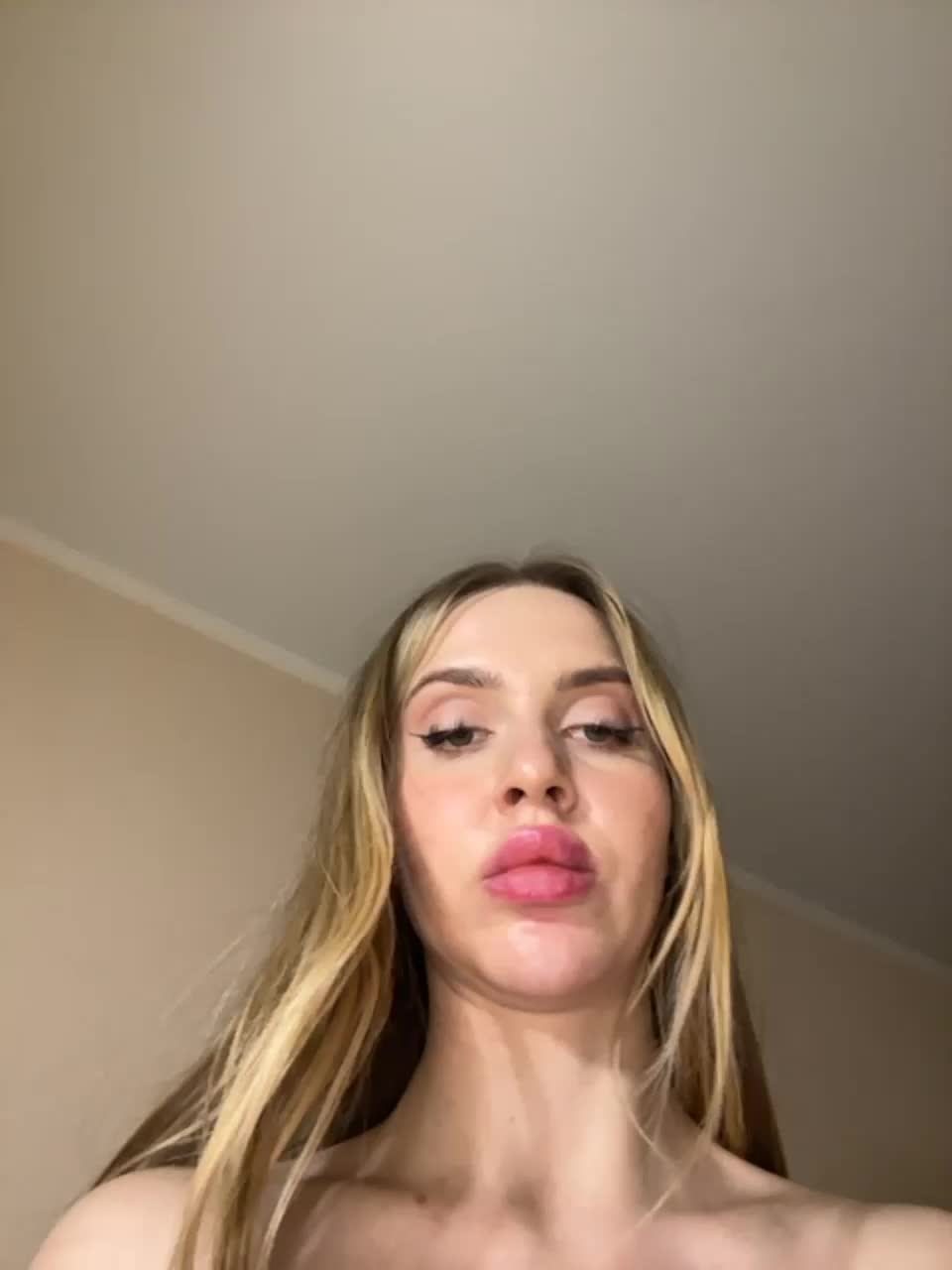 View or download file whiteeee on 2023-12-09 from bongacams