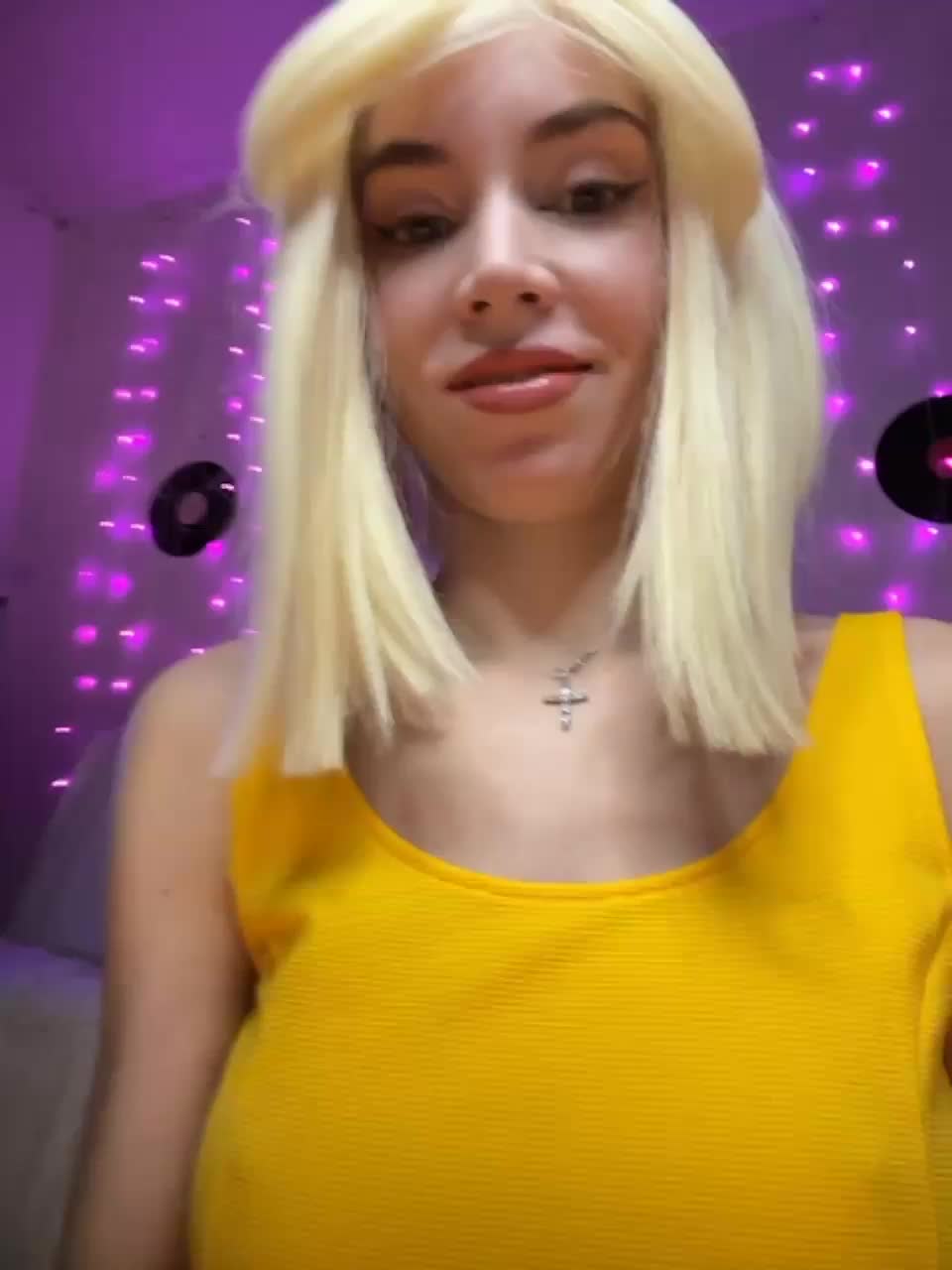 View or download file kika_co on 2023-12-10 from bongacams