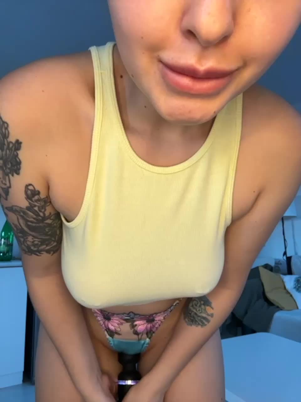 View or download file kristinanice on 2023-12-11 from bongacams