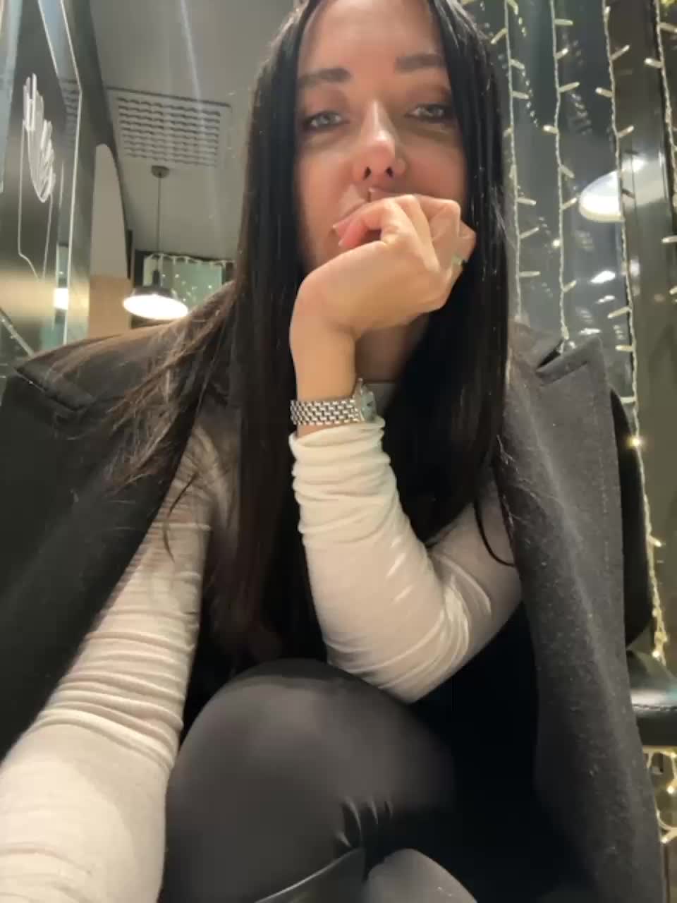 View or download file linahelen on 2023-12-11 from bongacams