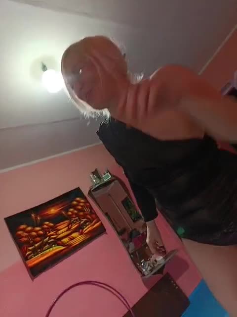 View or download file lisavsvolk on 2023-12-11 from bongacams