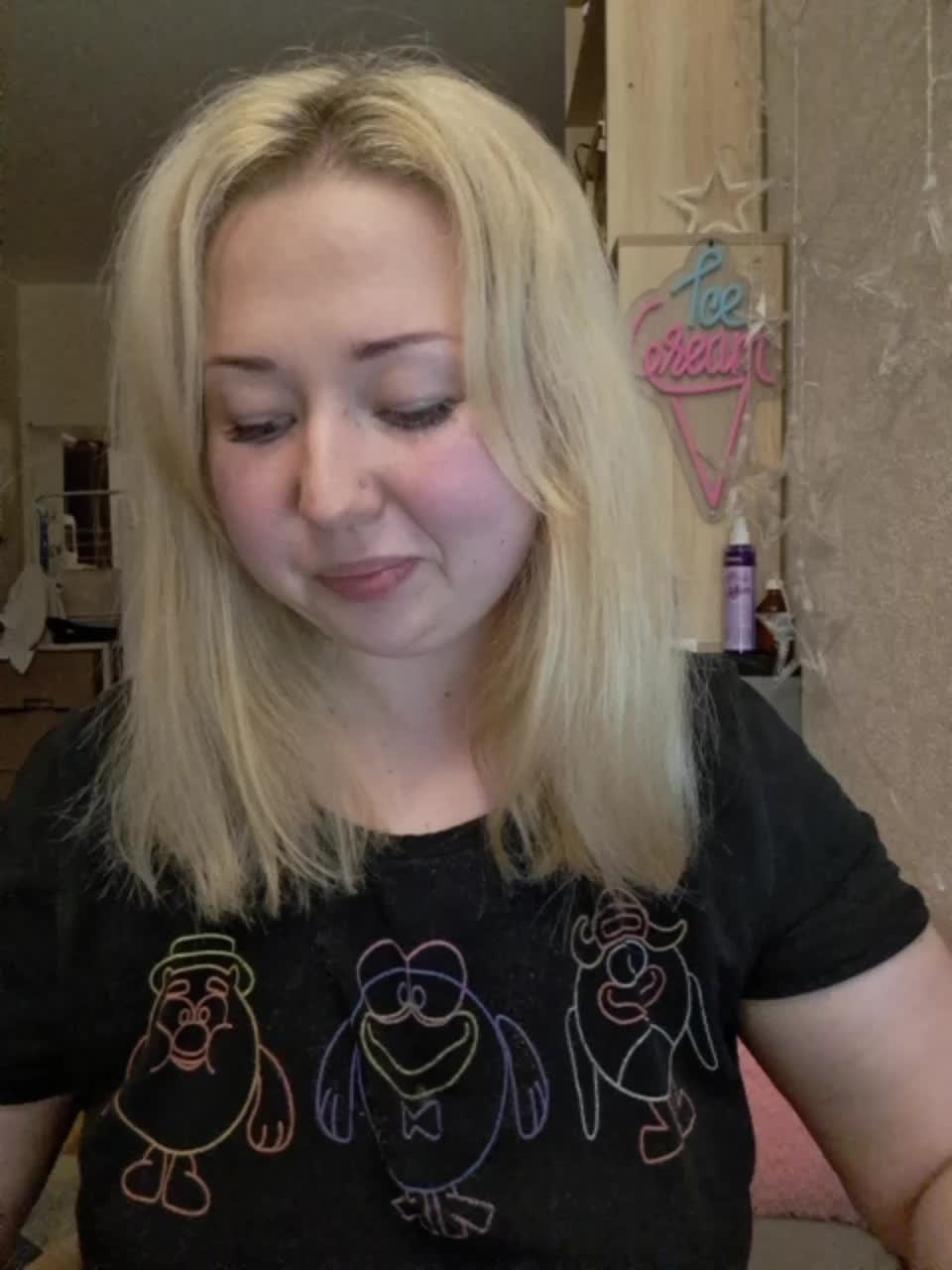 View or download file gloria_big_hot on 2023-12-13 from bongacams