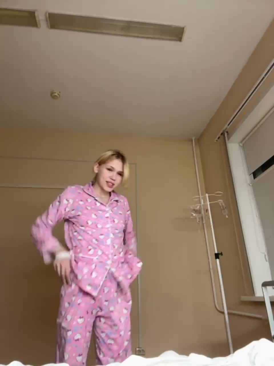 View or download file angelll3 on 2023-12-15 from bongacams