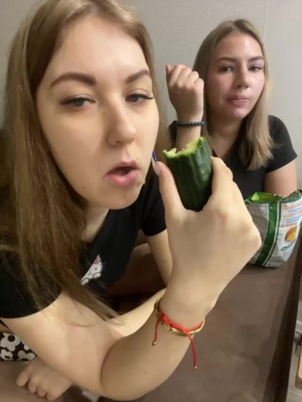 View or download file karolina7 on 2023-12-16 from bongacams