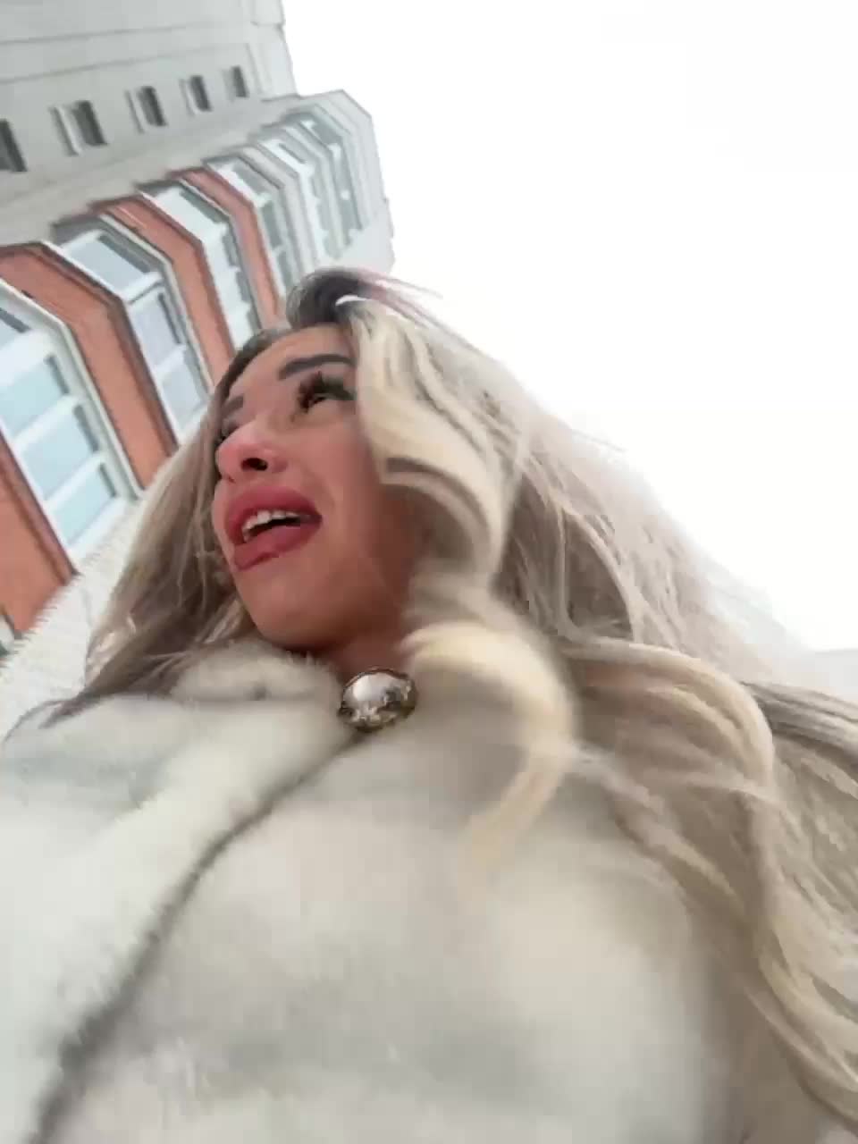 View or download file goldpussy69 on 2023-12-17 from bongacams