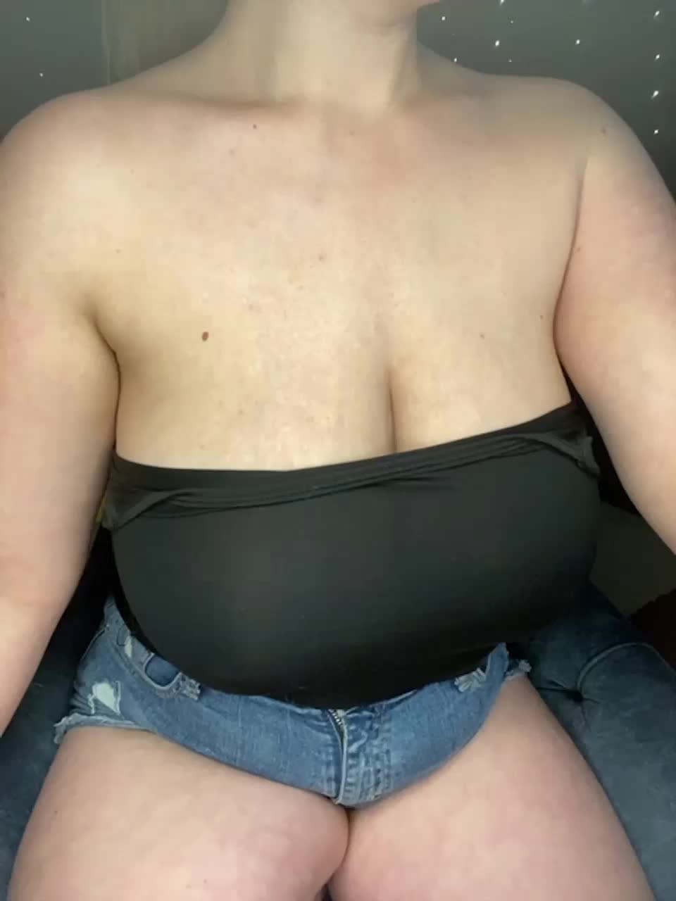 View or download file viki_tiki_tak on 2023-12-17 from bongacams