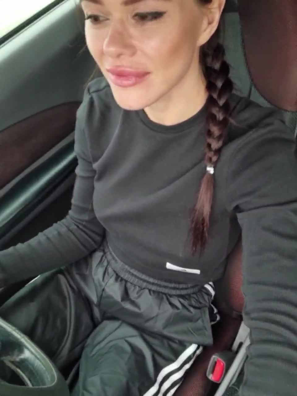 View or download file vikki100500 on 2023-12-17 from bongacams