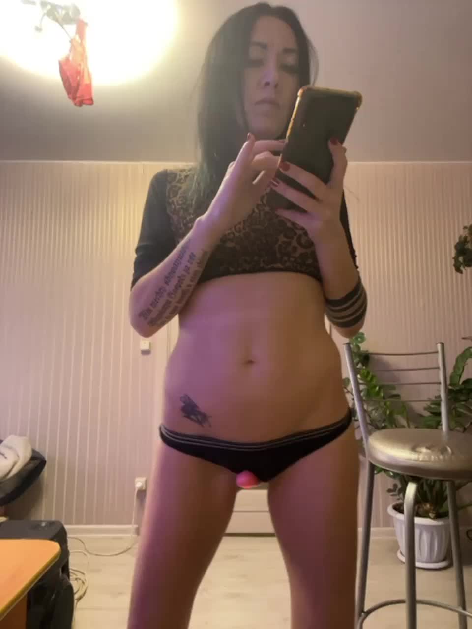 View or download file karolinamilf on 2023-12-18 from bongacams