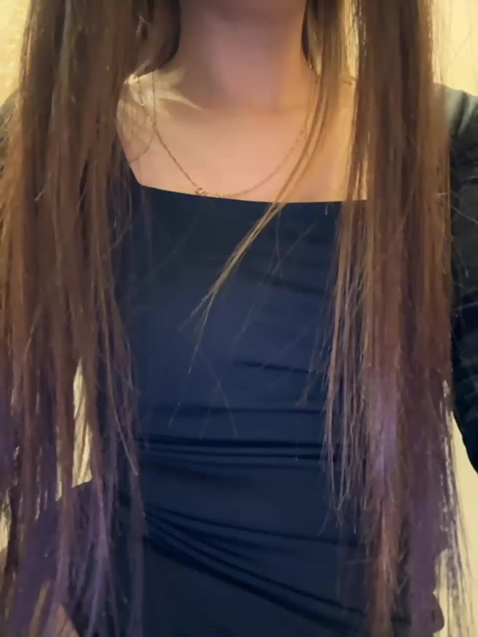 View or download file alliina_leee on 2023-12-19 from bongacams