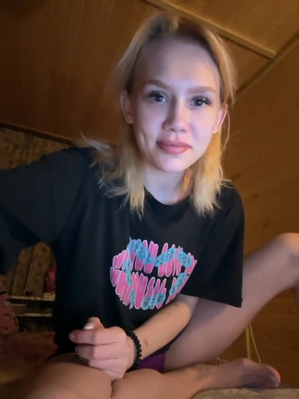 View or download file angelll3 on 2023-12-19 from bongacams