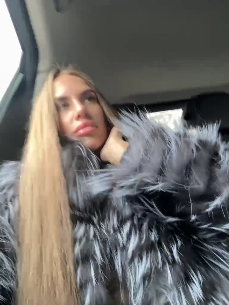 View or download file blondinochkaa on 2023-12-19 from bongacams