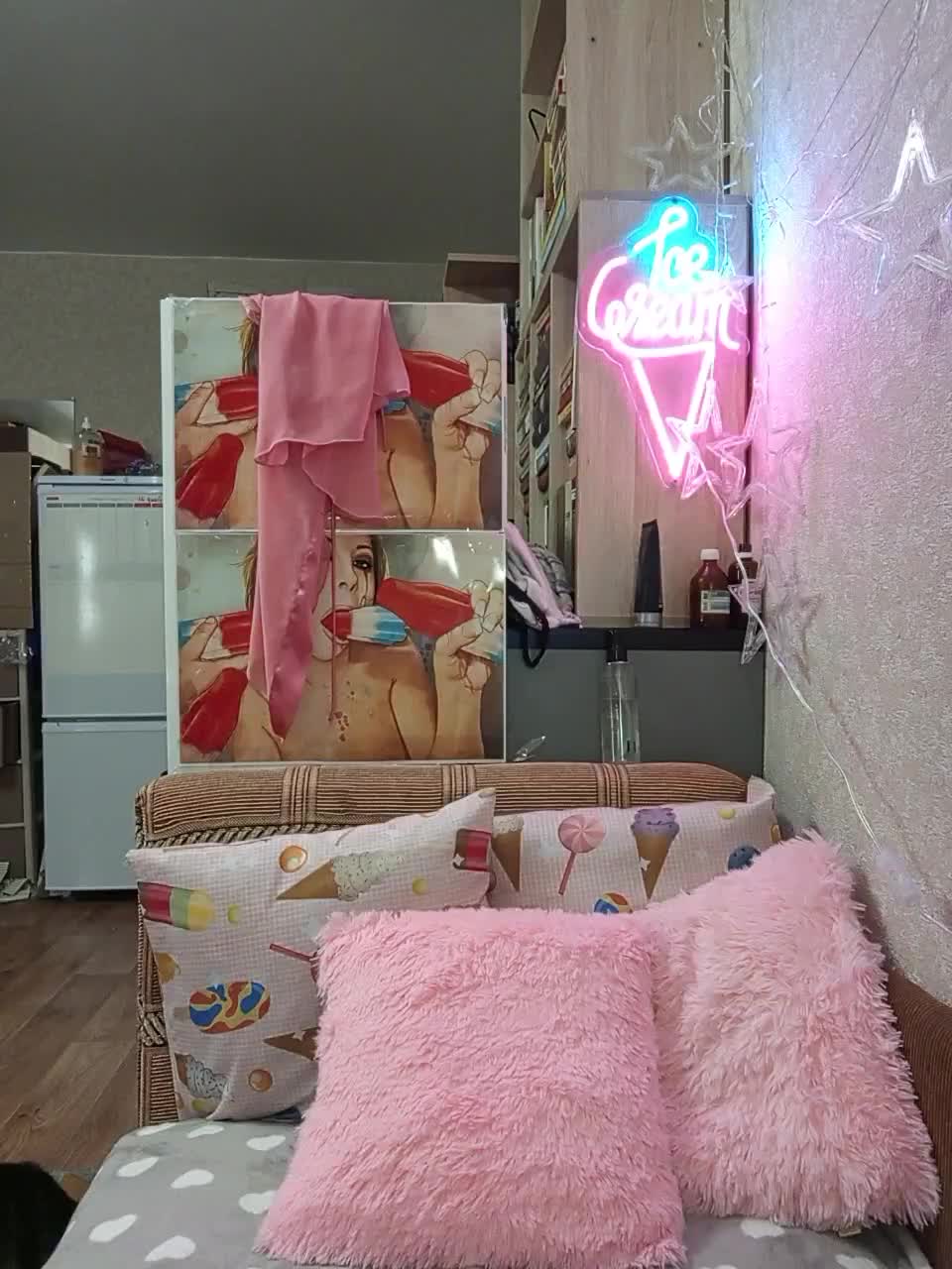 View or download file gloria_big_hot on 2023-12-19 from bongacams