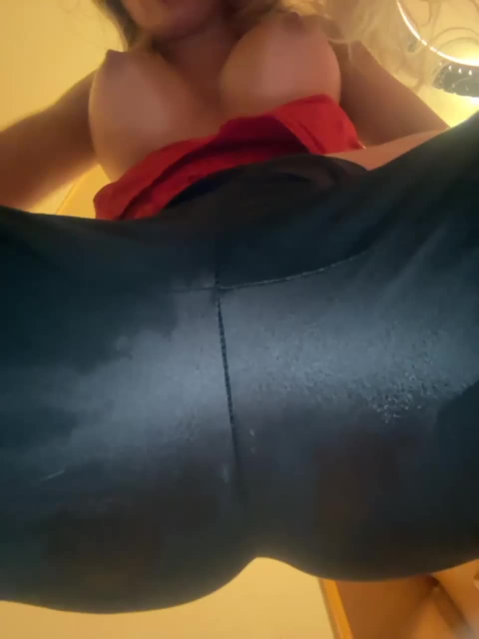 View or download file goldpussy69 on 2023-12-19 from bongacams