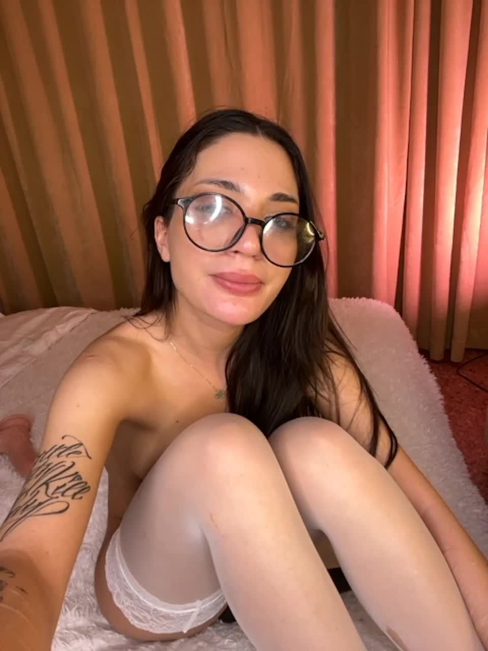 View or download file kira2cave on 2023-12-19 from bongacams