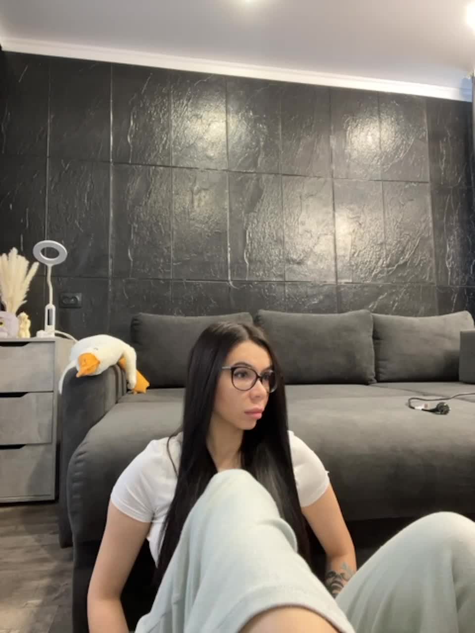 View or download file vero19nika on 2023-12-19 from bongacams