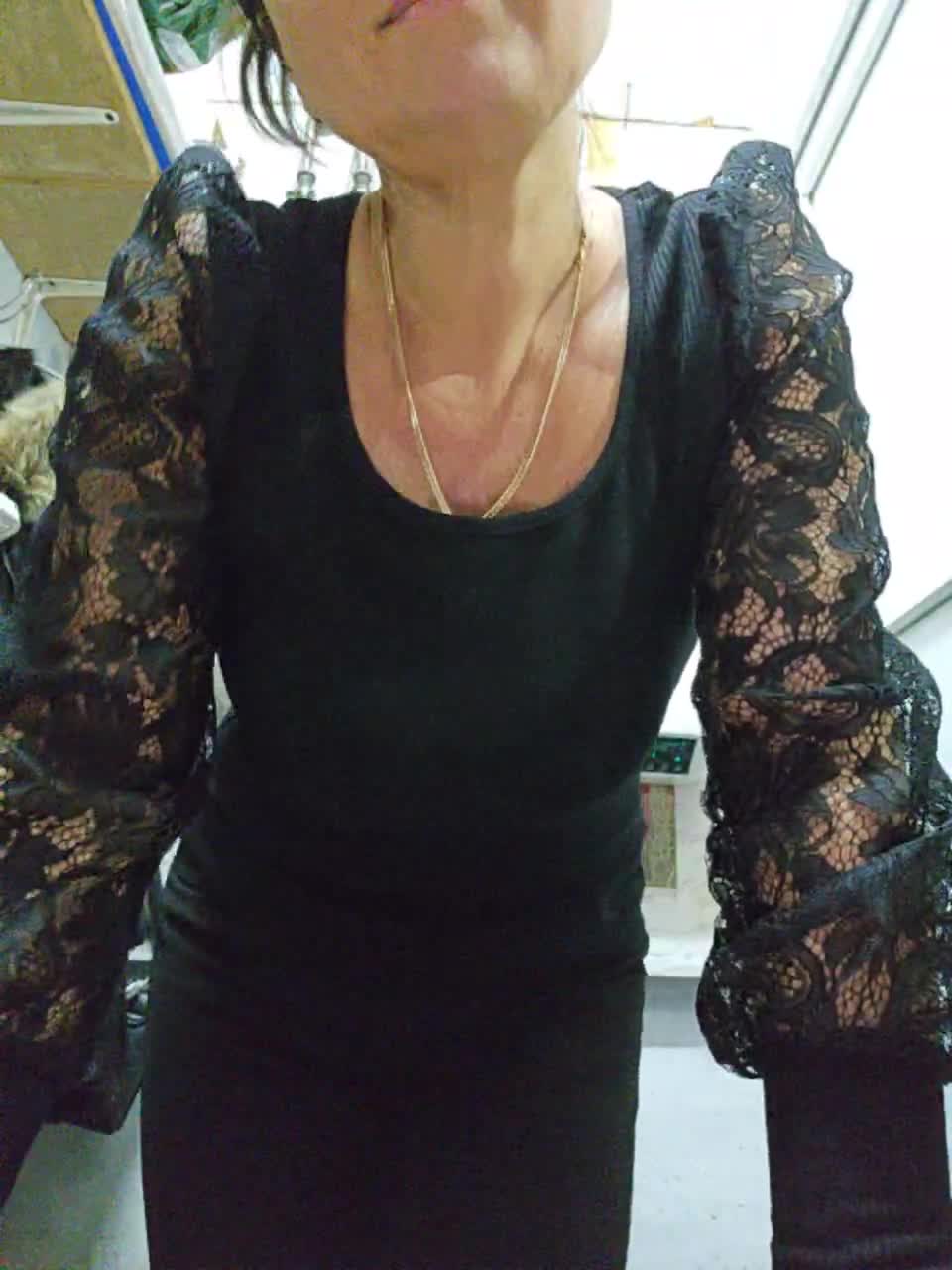 View or download file diva_mila on 2023-12-22 from bongacams